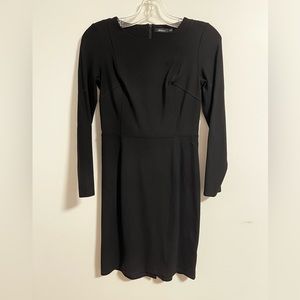Reitmans slim fit long sleeve dress in black